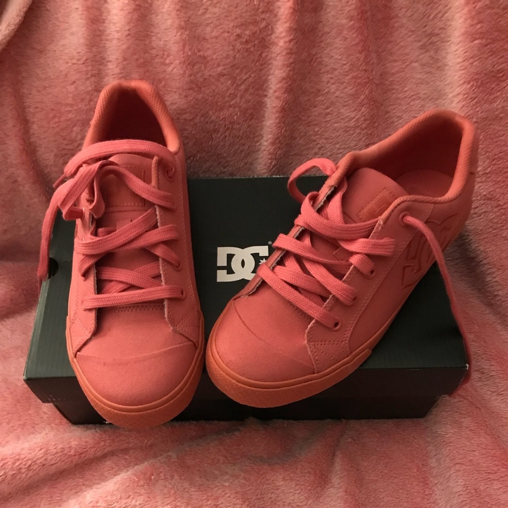 ♥️🌟SOLD🌟♥️Dc Women’s Shoes size 10